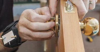 Amber Locksmith Store Kansas City, MO 816-622-3114 - Install-new-lock